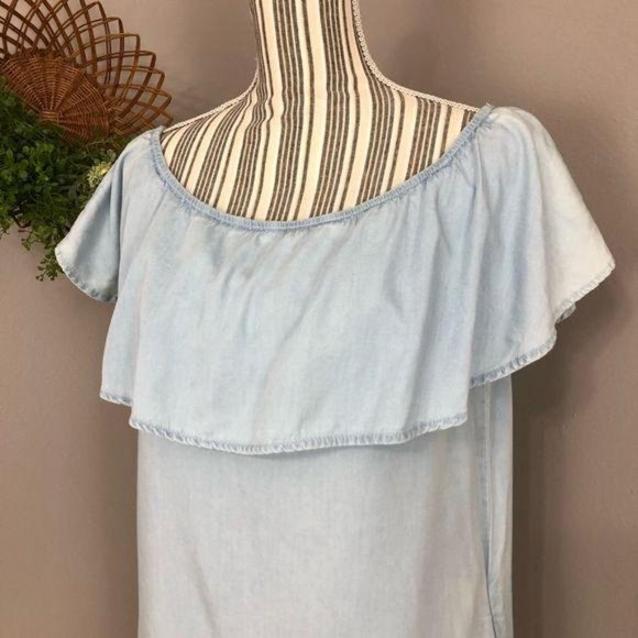 3/$25 Altar’d State Xs chambray off shoulder dress - Picture 4 of 6